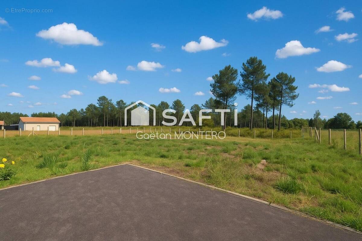 Photo 1 - Terrain à PARENTIS-EN-BORN