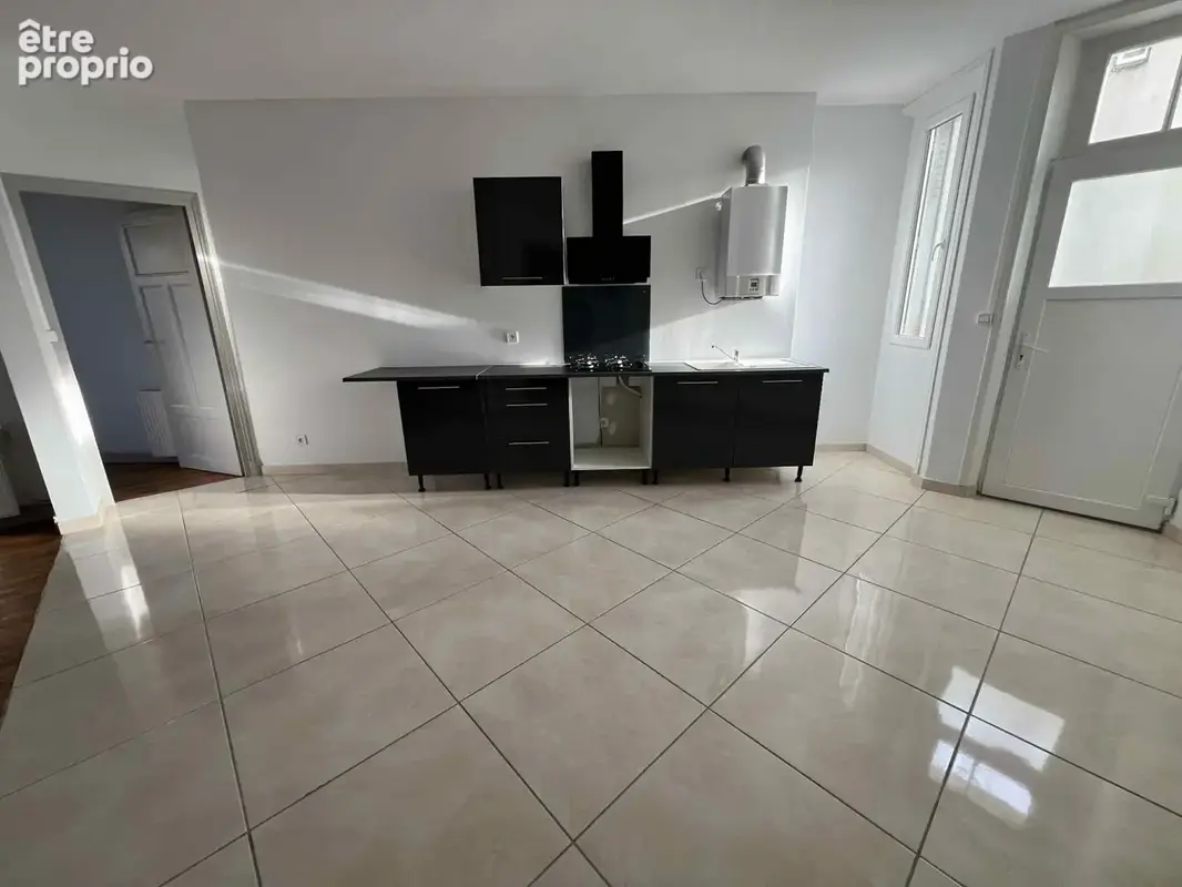 Appartement 1 083 m² à vendre à Montlucon (03100) - photo 2