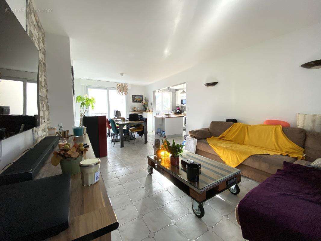 Maison à ROSNY-SUR-SEINE