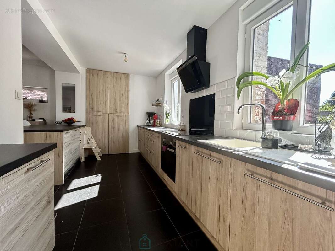 Magnifique fermette rénovée avec grange et dépendances. - photo 2