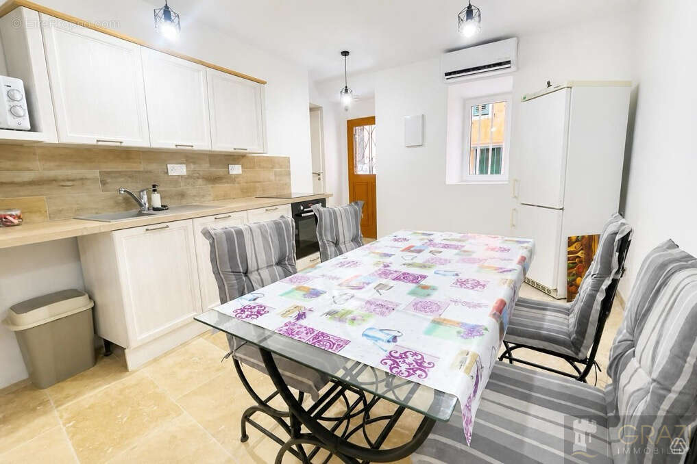 À vendre : Appartement T2 de 40 m2  CAVE de 20m2  centre Ollioules - photo 2