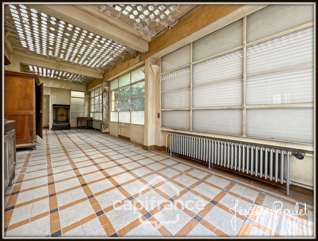 Hyper centre Neuville-de-Poitou – Maison de caractère 305 m² – Jardin, garages et fort potentiel - photo 11