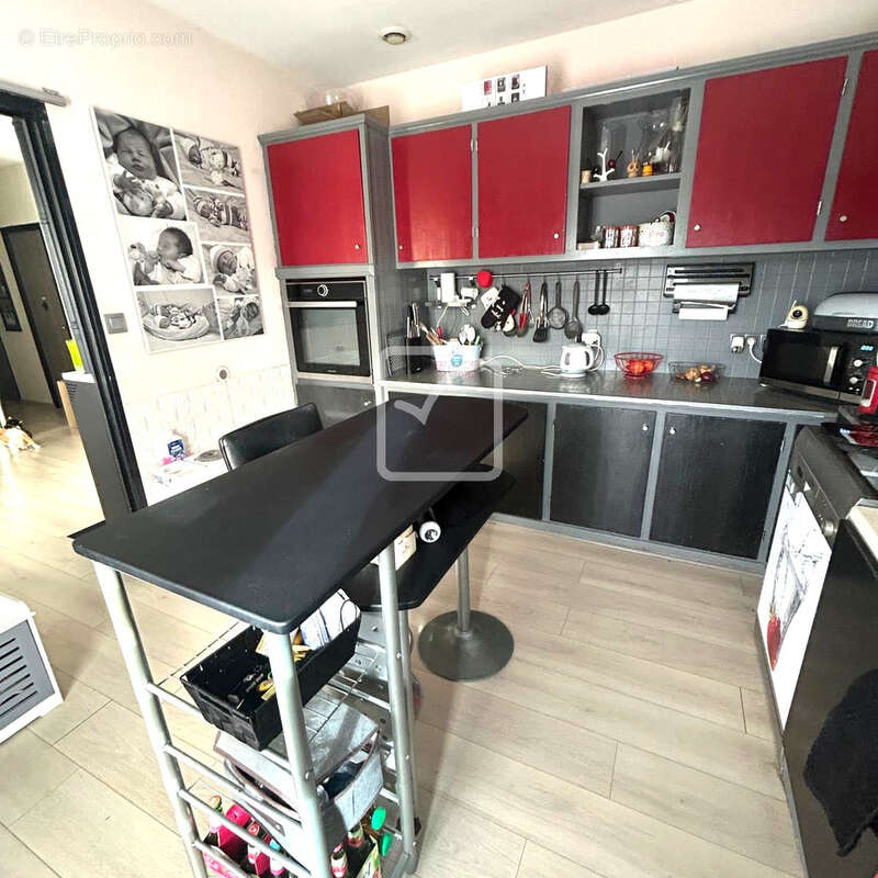 Maison de plain pied  - 150m2 - 5 chambres+ bureau et salle de jeux - 4150m2 de terrain et bois. - photo 3