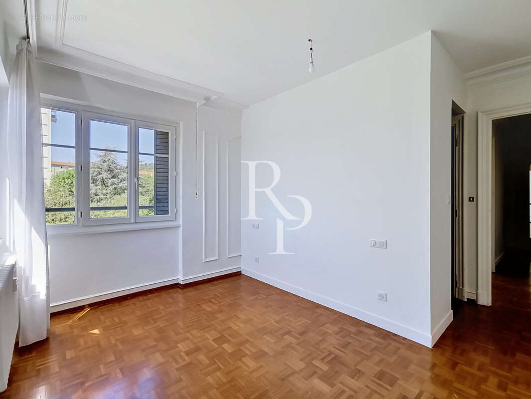 Appartement à LA MULATIERE