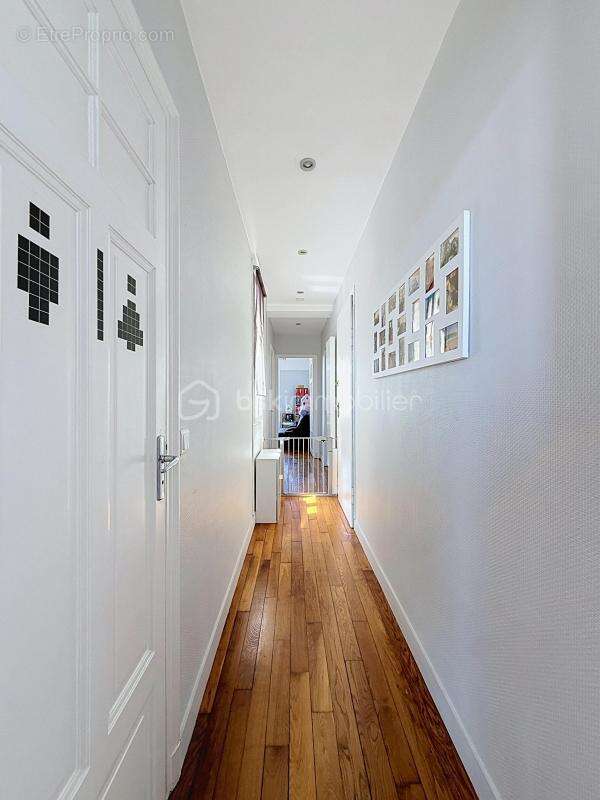 Appartement à LE MESNIL-LE-ROI
