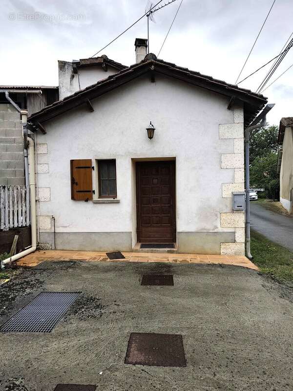 Maison à CHASSENEUIL-SUR-BONNIEURE