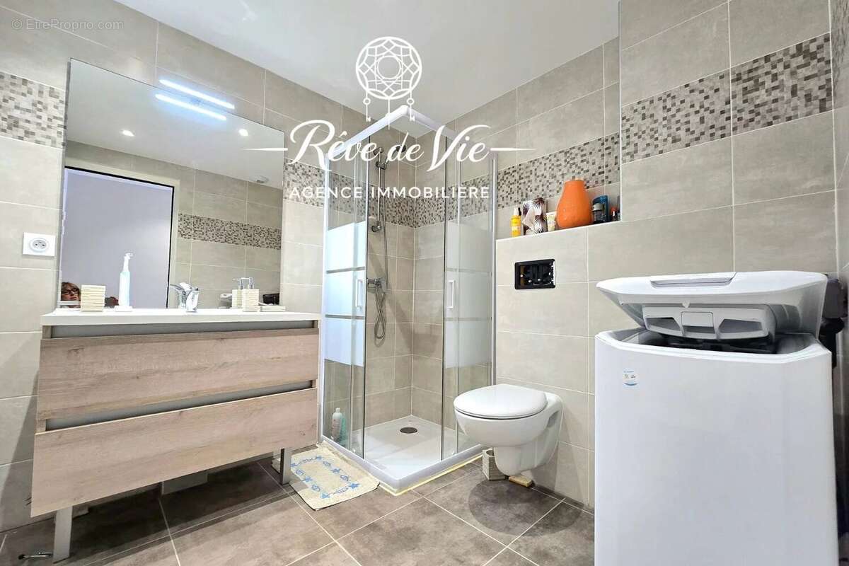 Appartement à BORMES-LES-MIMOSAS