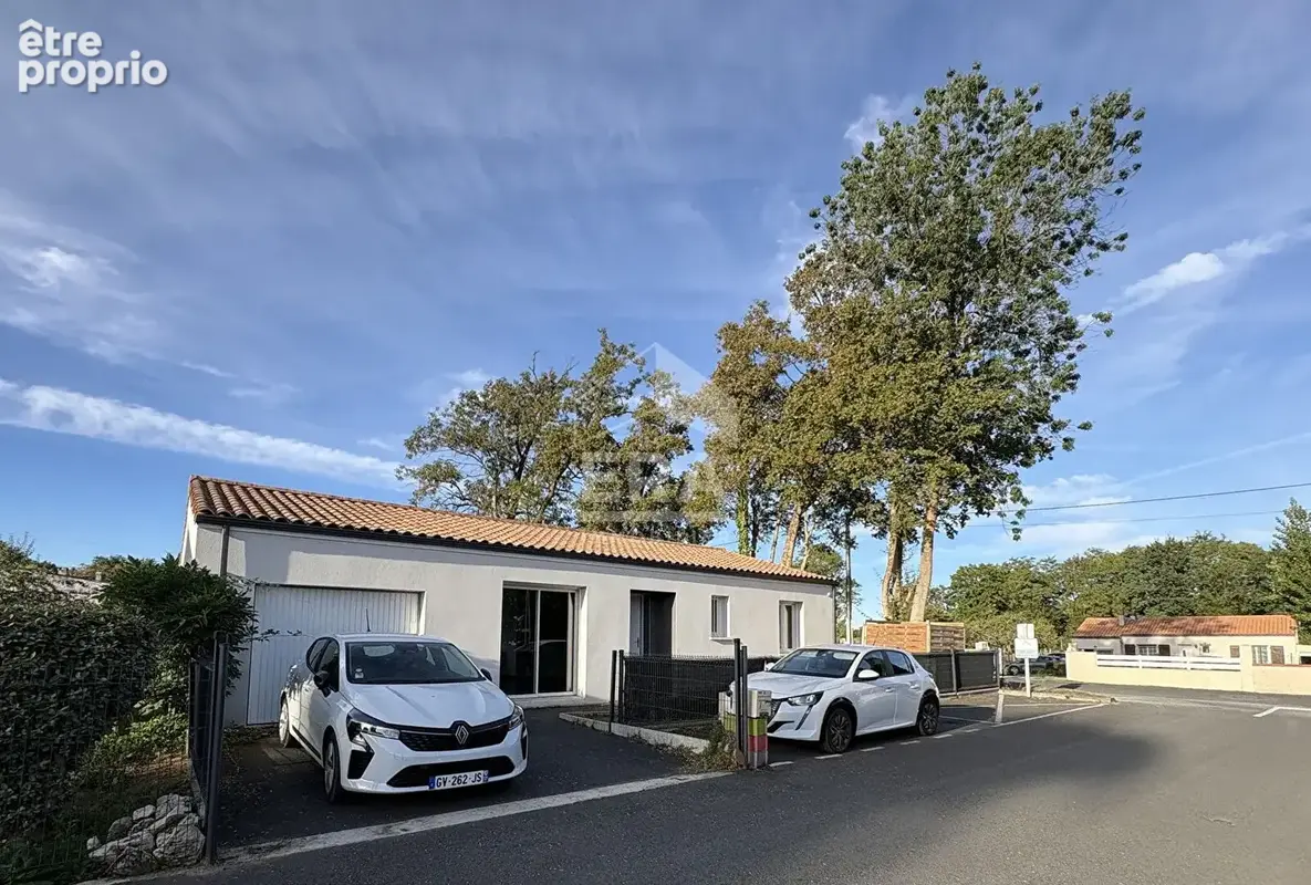Maison à SAINT-GEORGES-DES-COTEAUX