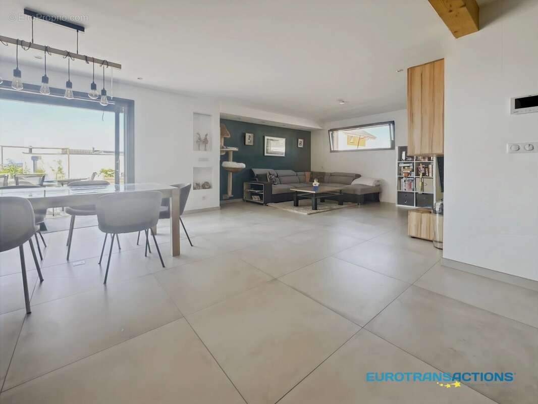 Maison contemporaine de 130 m² – Prestations haut de gamme – Impasse au calme – Vue dégagée sur les champs - photo 3