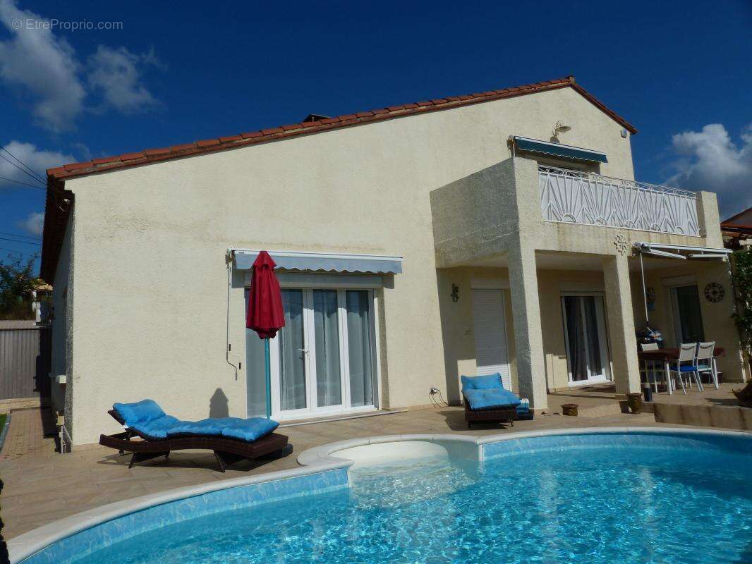 Villa de 229m2 habitable avec appartement independant en parfait etat avec jardin et piscine chauffee - photo 5