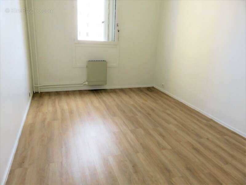 Appartement à vendre 2 pièces SAINT DENIS (93) - photo 4
