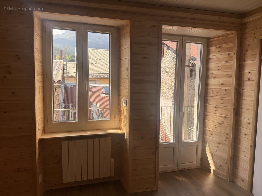 T3 au coeur de Barcelonnette entièrement rénové - photo 3
