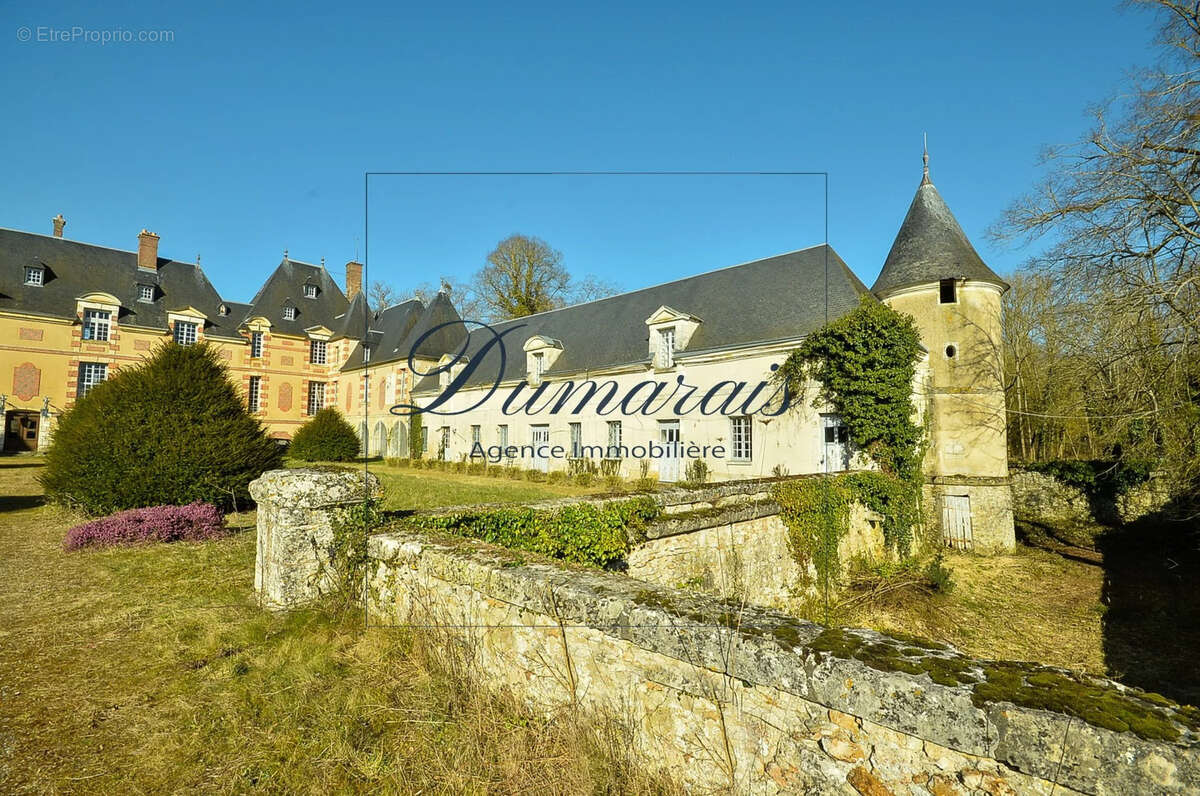 Maison à DOUAINS