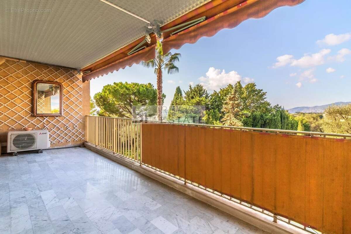 Appartement à LE CANNET