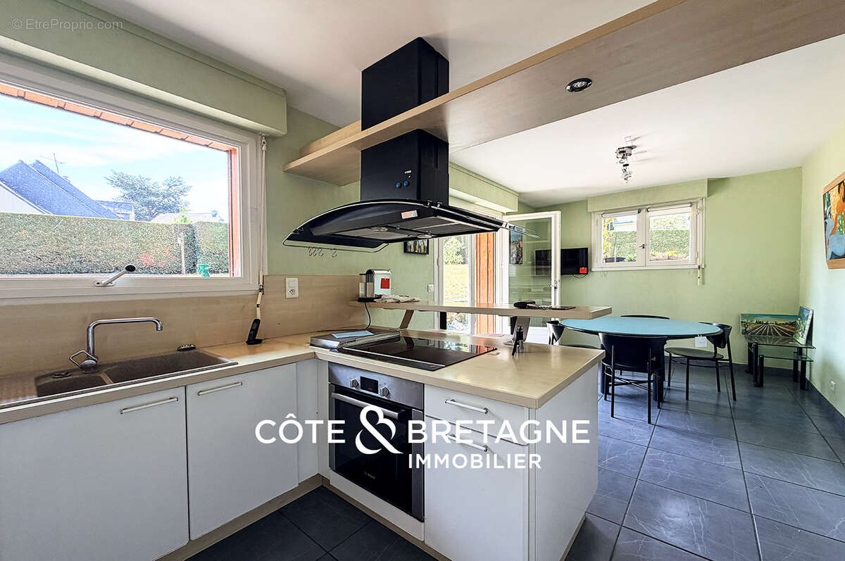 Maison en pierre à vendre à saint-brieuc   quartier résidentiel calme, jardin sud  réf : 2026121 - photo 4