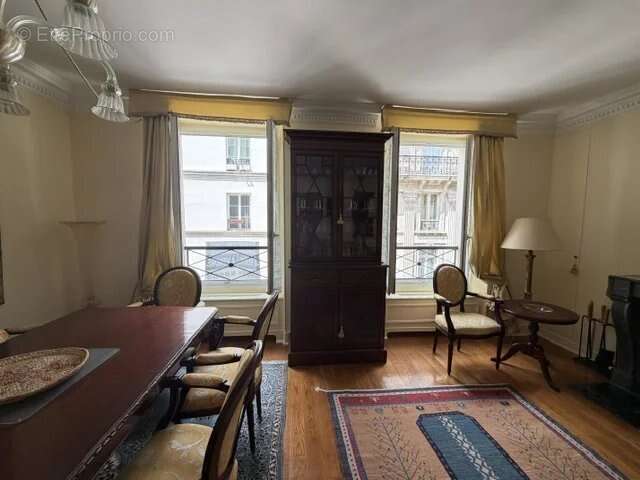 Paris 1er - Etienne Marcel - 2/3 pièces - 53,90m² - 3ème étage - 620 000 euros. - photo 3