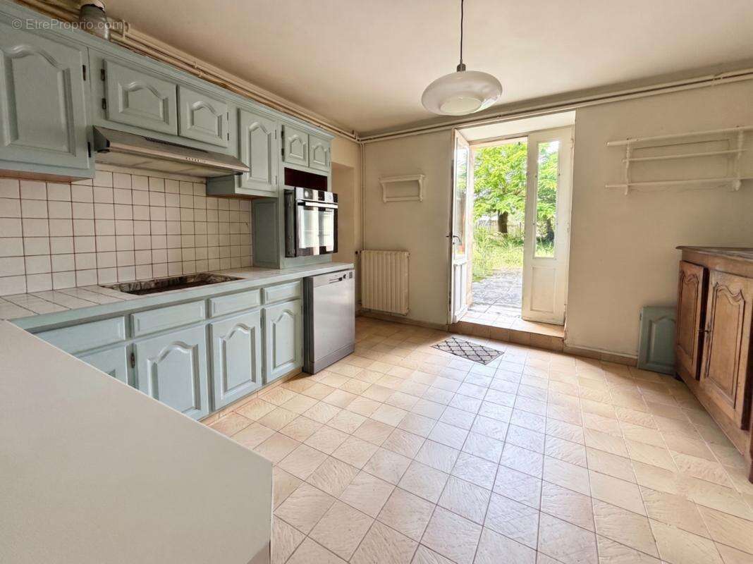 Maison 163 m² à Saint-Julien-De-Lampon  - photo 3