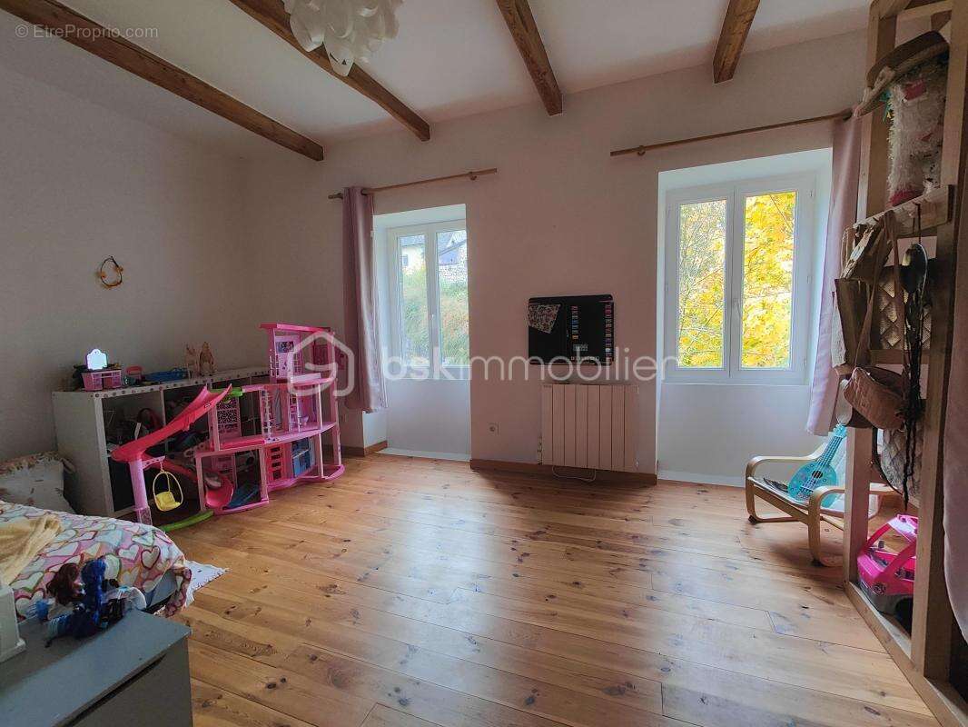 Maison à SAINT-PIERRE-ROCHE