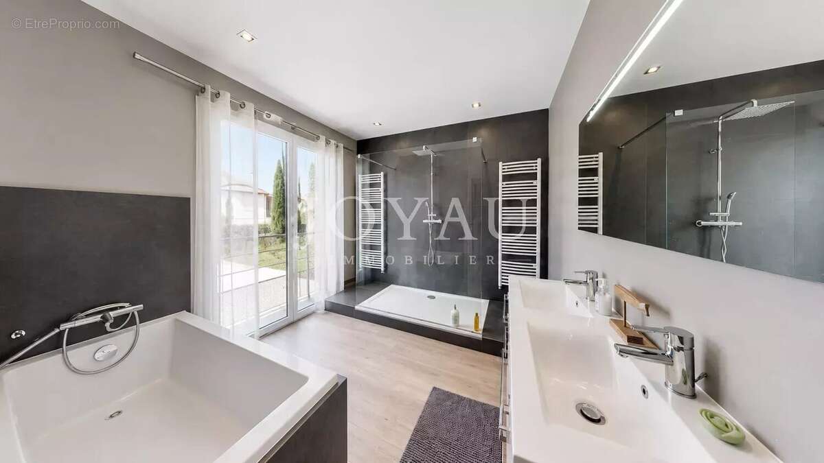 Maison familiale avec piscine - Quartier Côte Pavée - photo 8
