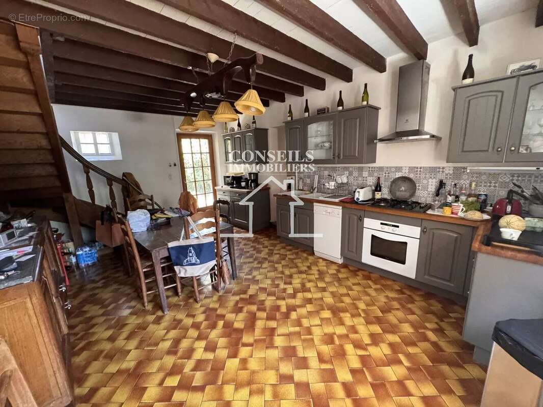 Maison à SAINT-JULIEN-DU-SAULT