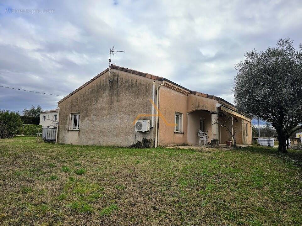 Maison à MONTBOUCHER-SUR-JABRON