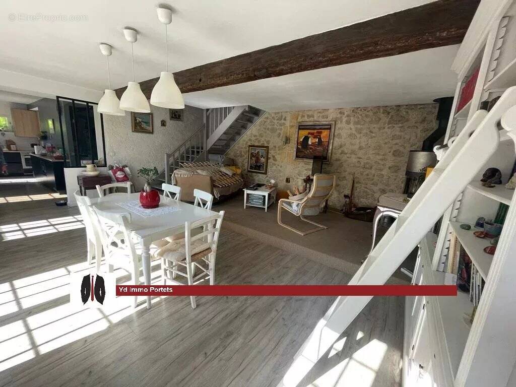 Maison à PORTETS