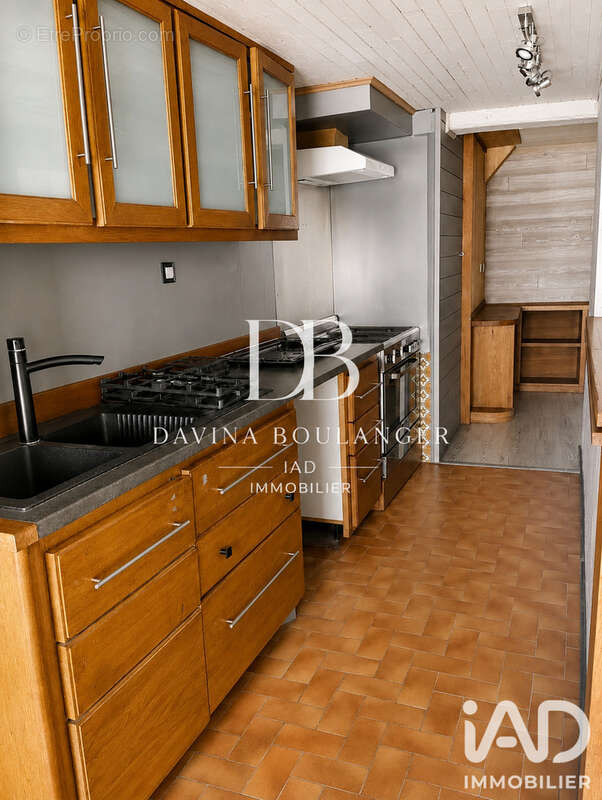 Maison 175 m² à Camelas  - photo 4