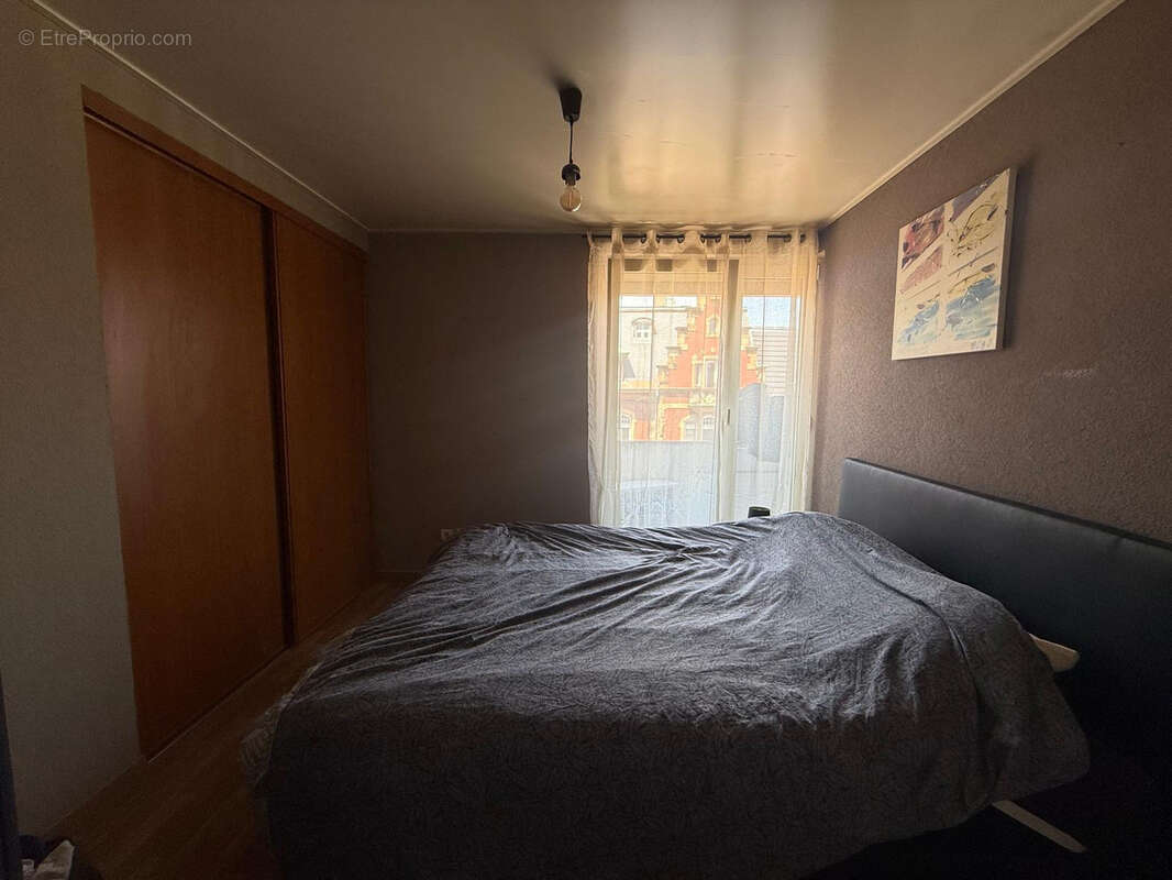 Saint-Louis   Appartement 3 pièces avec beaux volumes et potentiel - photo 8