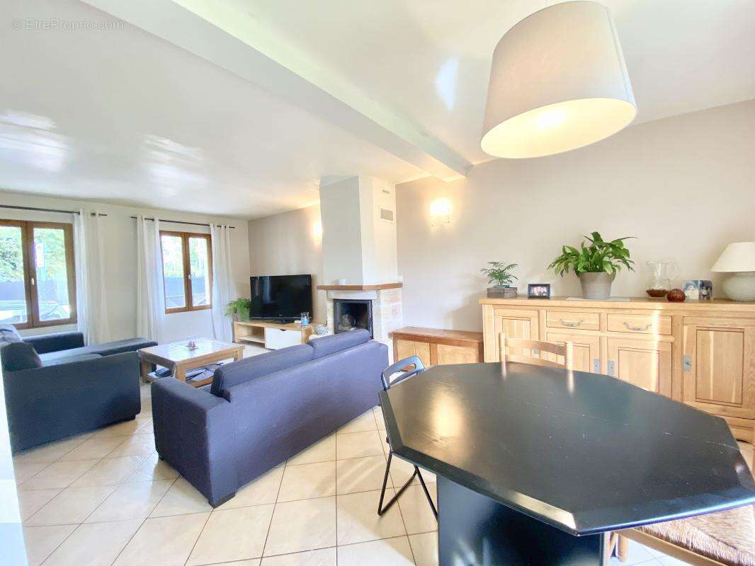 Maison à AUVERS-SUR-OISE