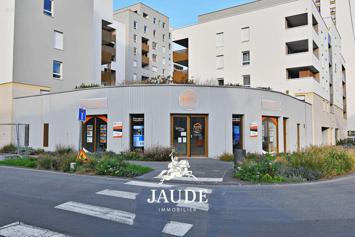 Local commercial ou Bureaux - 95m2 Quartier REGENSBURG -SALINS à Clermont Ferrand - photo 8