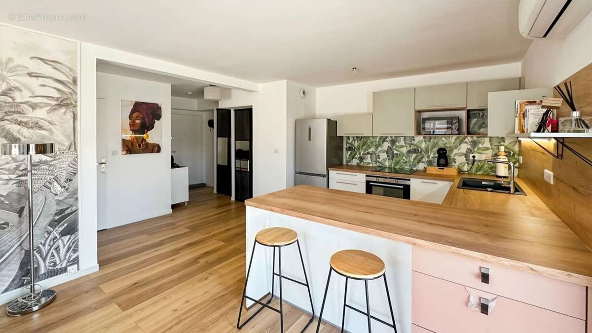 Appartement à VALLAURIS