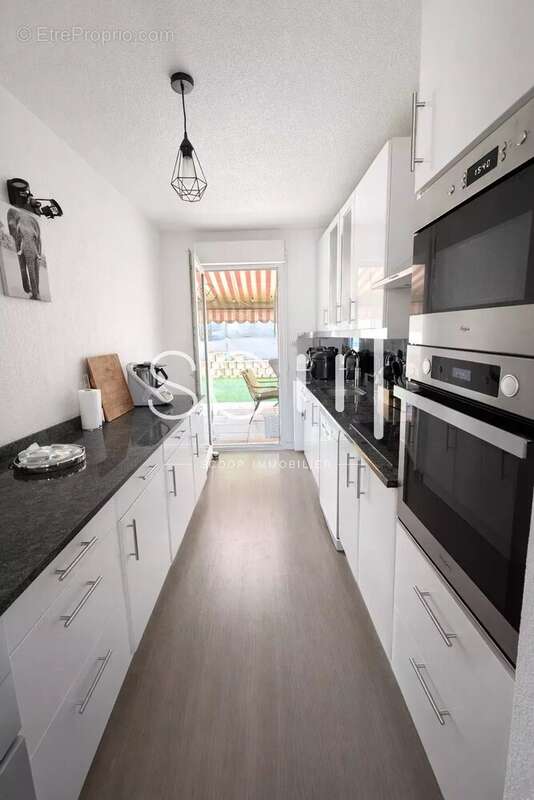 Appartement à SAINT-LAURENT-DU-VAR