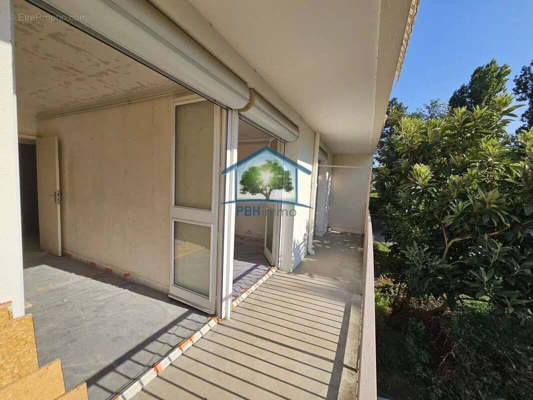 GRIGNY T5 de 105M², 2 Balcons et cave - photo 4