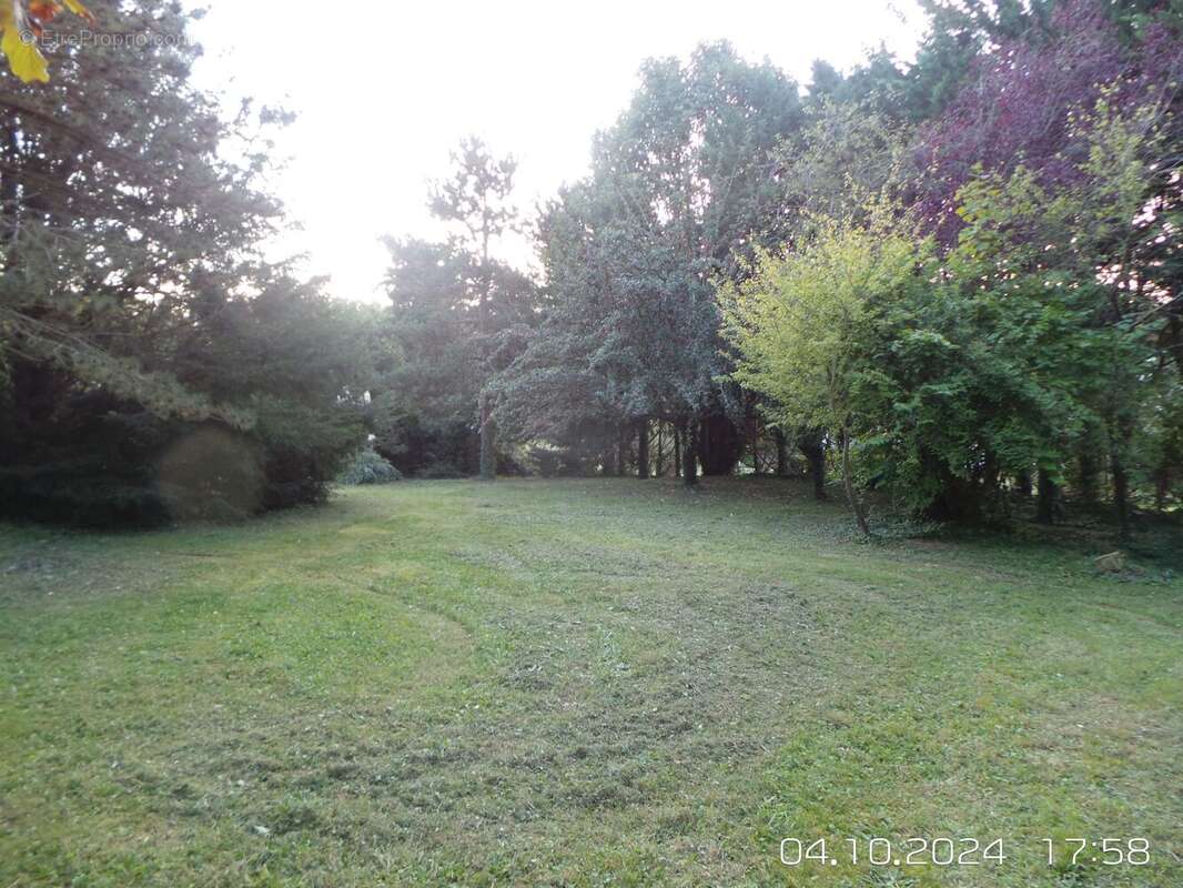 Terrain à SAINT-PIERRE-LES-ELBEUF