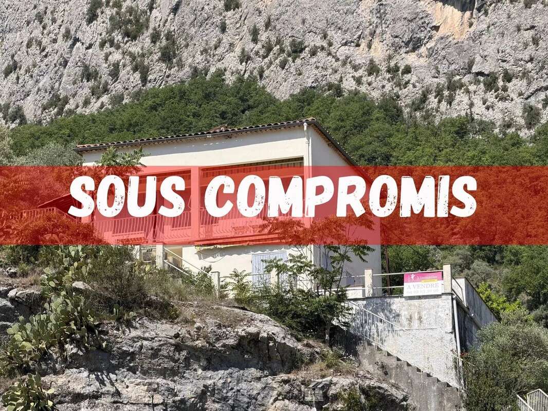 Maison à ENTREVAUX