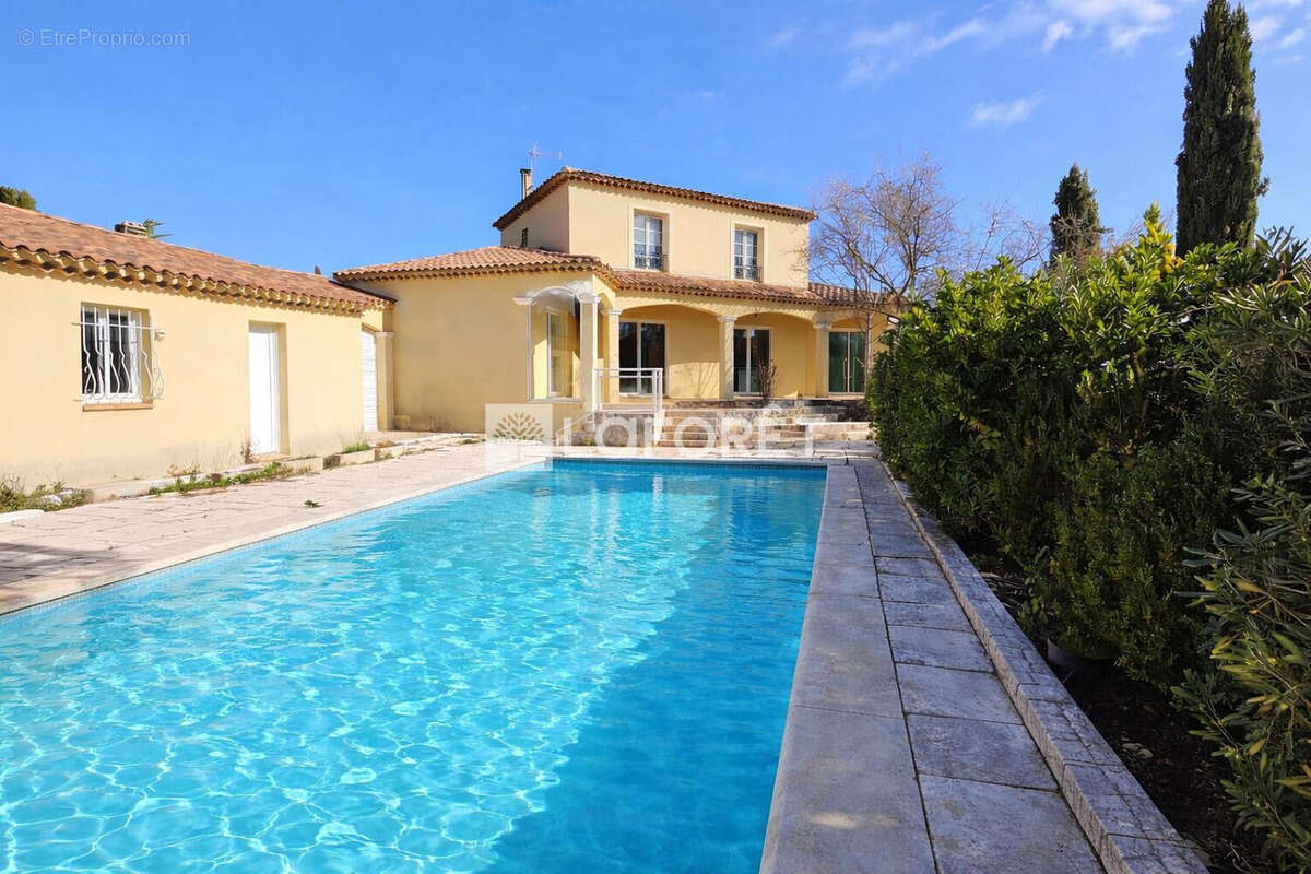 Maison à SAINT-MAXIMIN-LA-SAINTE-BAUME