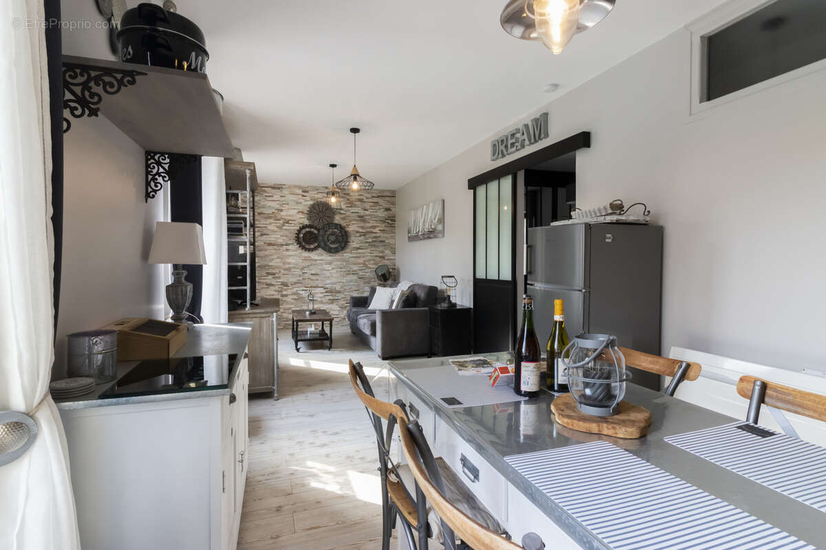 Appartement à PORT-EN-BESSIN-HUPPAIN