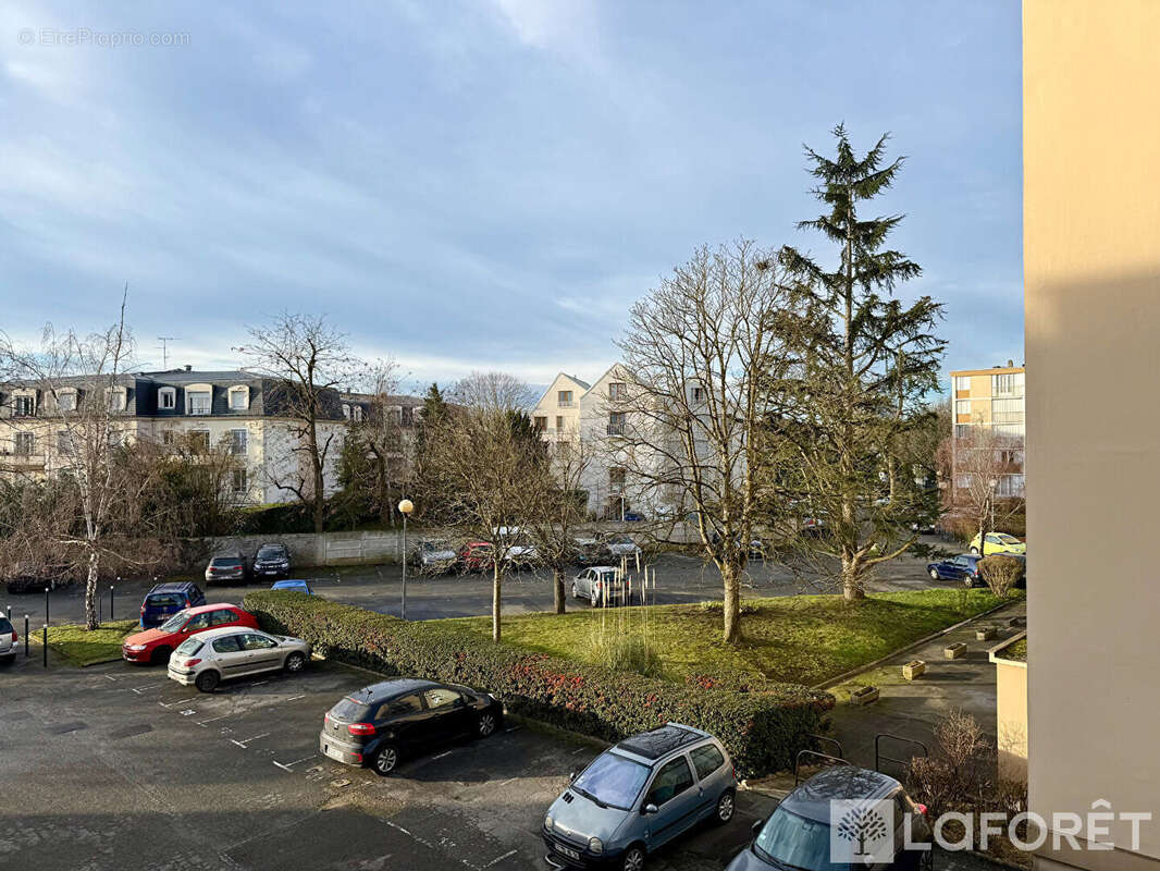 Appartement à LE PLESSIS-TREVISE