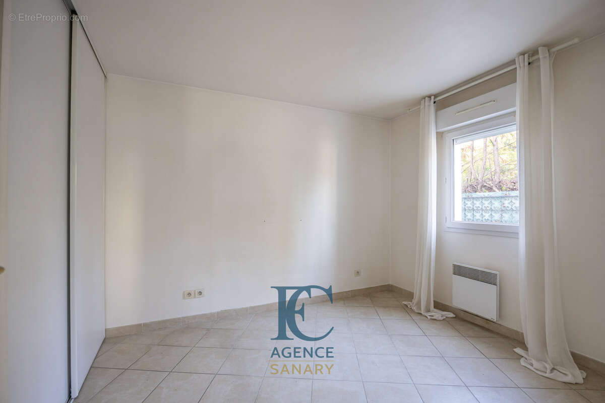 Appartement à SAINT-CYR-SUR-MER