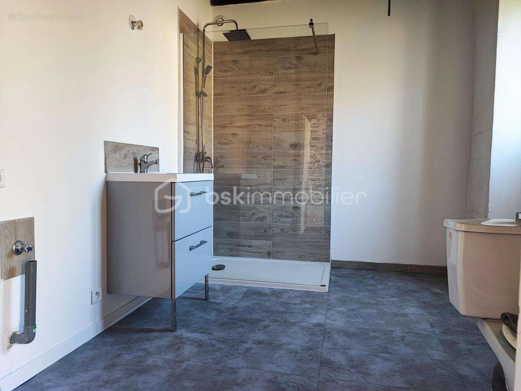 Maison à NEUVIC-ENTIER