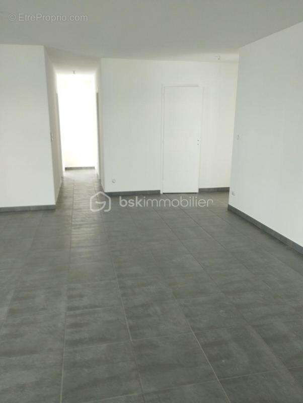 Maison à MONTIGNE-LE-BRILLANT