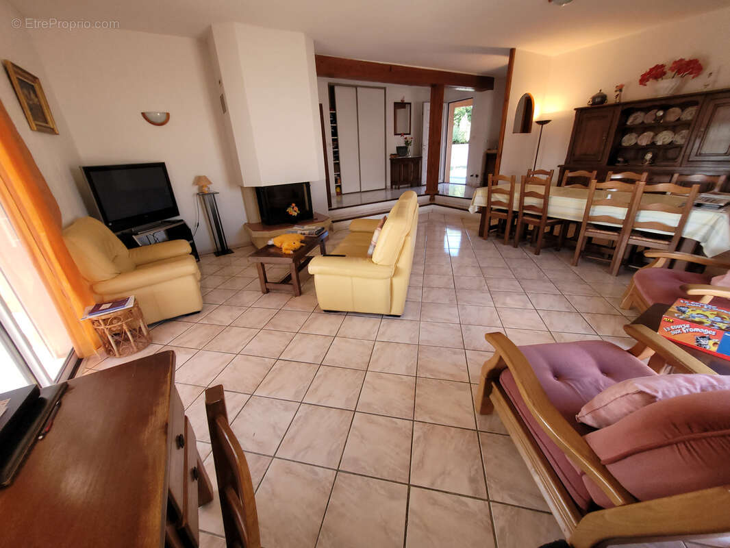 Maison à COURSAN