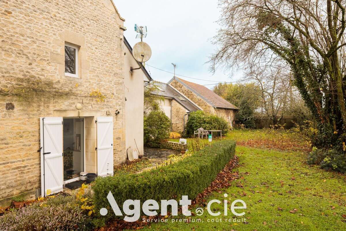Maison à FONTENAY-LE-PESNEL