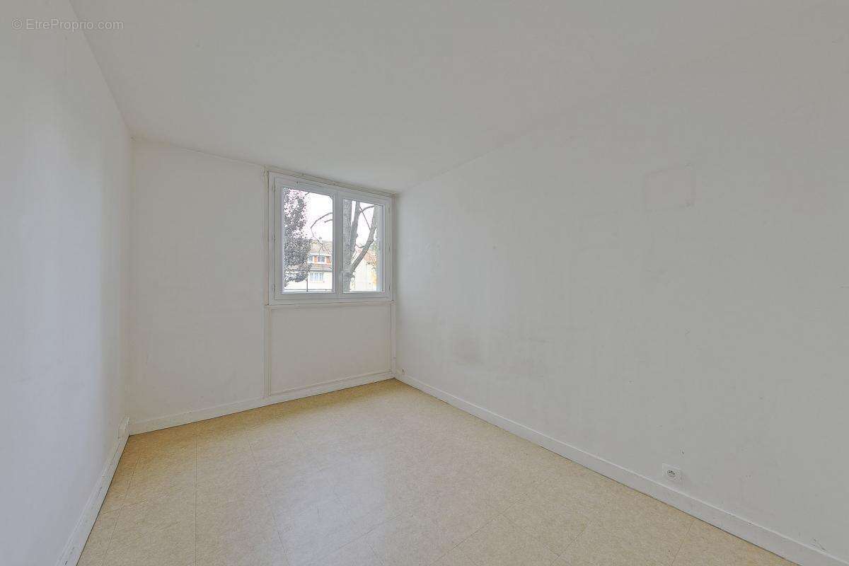 Appartement à LE PLESSIS-TREVISE