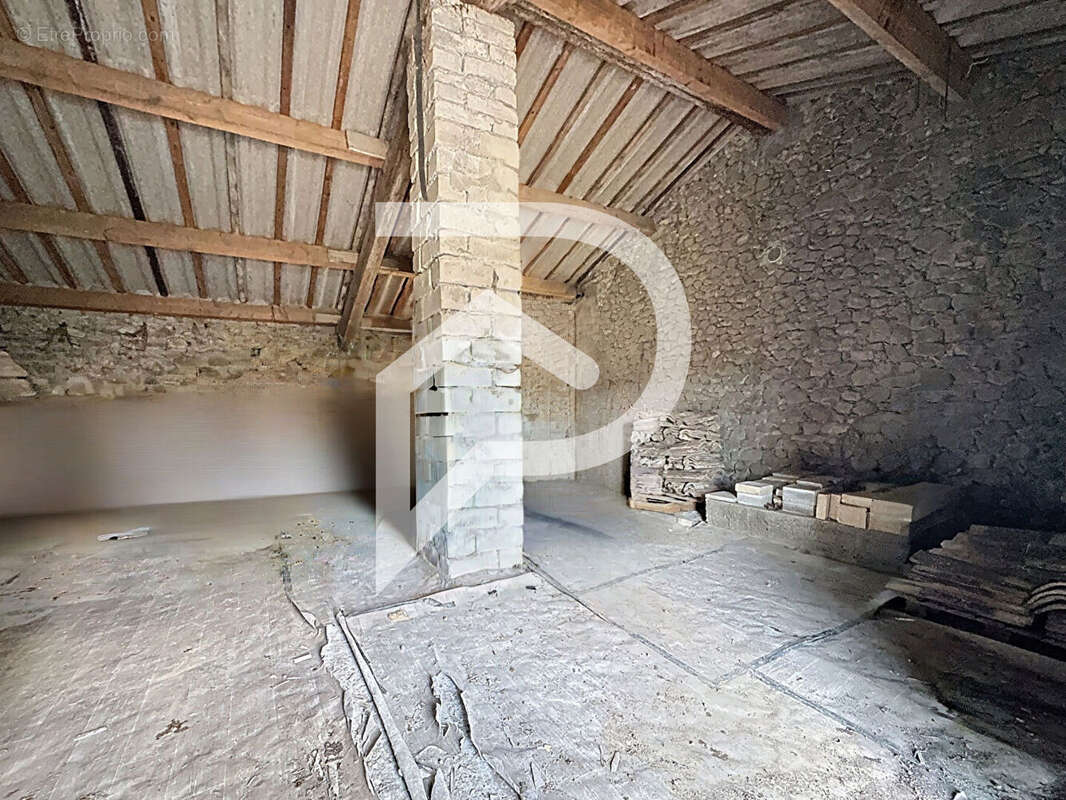 Maison à ALBA-LA-ROMAINE