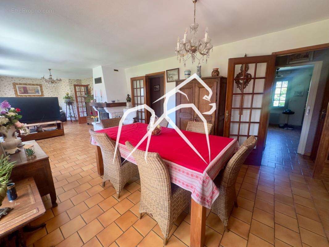 Maison à LA NEUVILLE-CHANT-D'OISEL