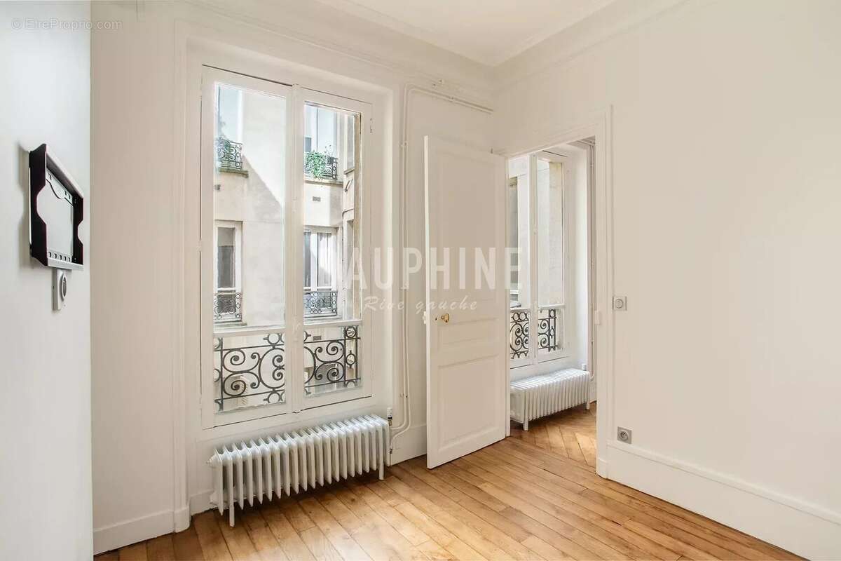 Appartement à PARIS-7E