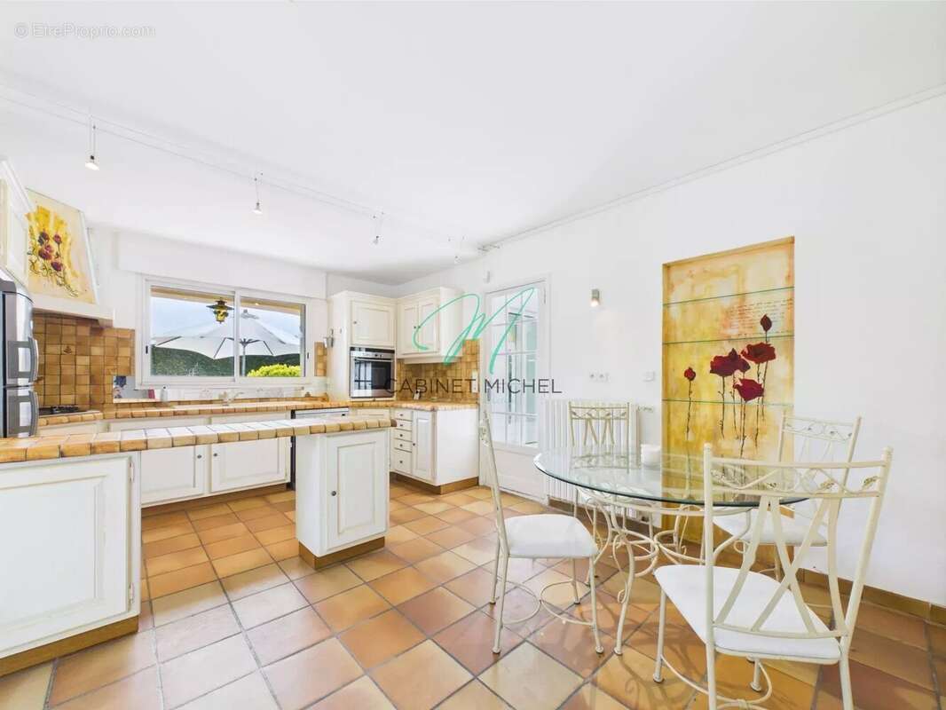 Maison à ROQUEFORT-LES-PINS