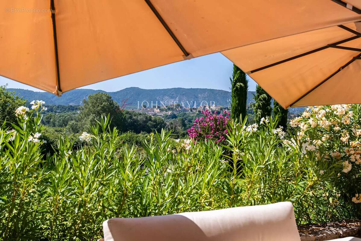 Mas en Pierre d'Exception à Vendre à Ménerbes : Charme Provençal et Piscine Chauffée - photo 17
