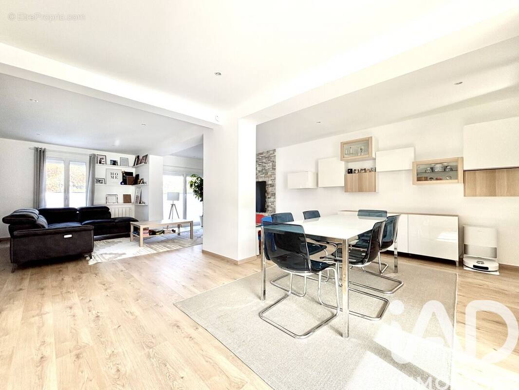 Photo 1 - Maison à GRETZ-ARMAINVILLIERS